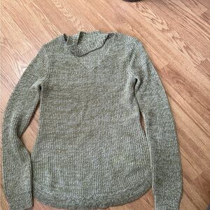 Green V-Neck Sweater with Ribbed Texture